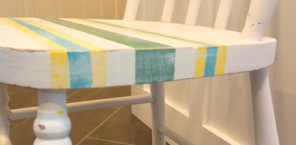 A Dipped ‘n’ Striped DIY Chalk (and Craft Paint) Painted Chair
