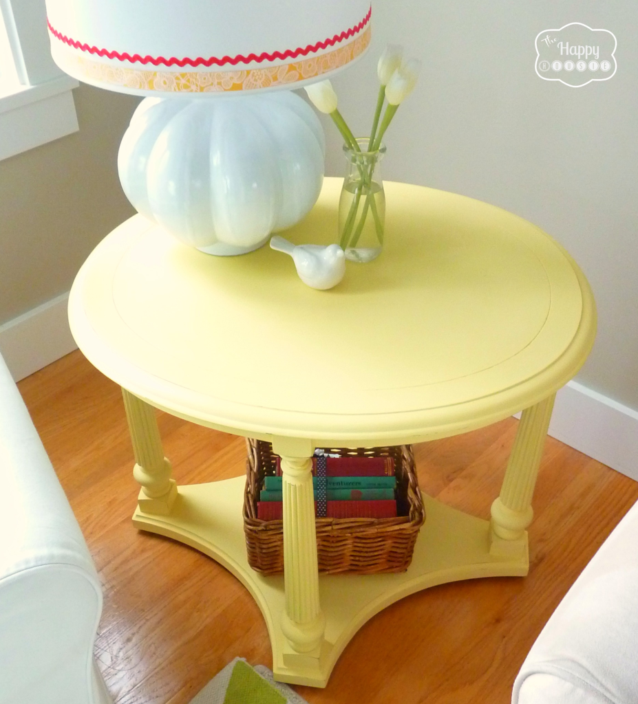 DIY Chalk Paint Side Table after 2 at thehappyhousie