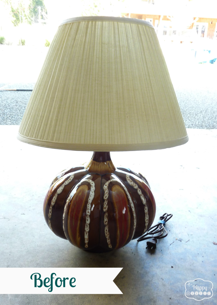 Thrifted Upcycled Lamp Before makeover at thehappyhousie
