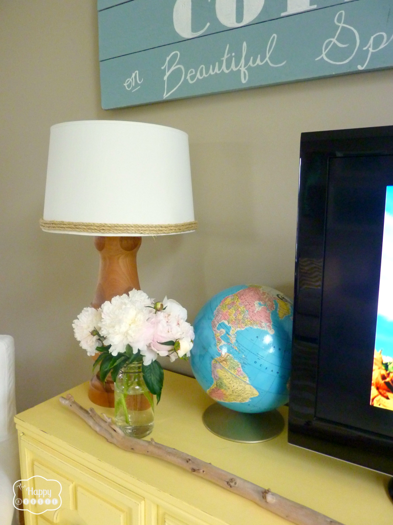 living room vignette on diy chalk paint media console at thehappyhousie