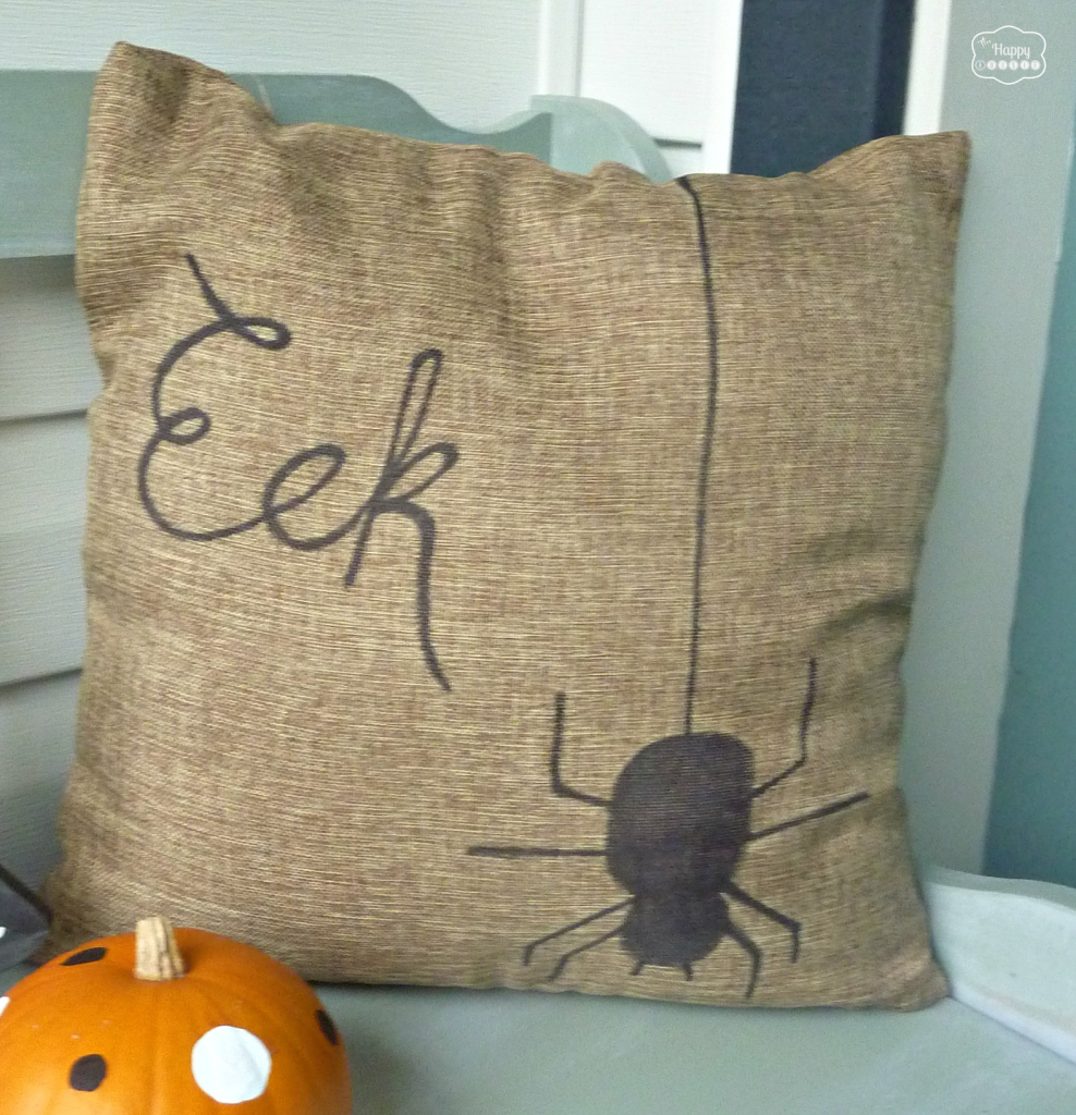 DIY Two Sided Sharpie Pillow for Fall Eek by thehappyhousie for Maison de Pax