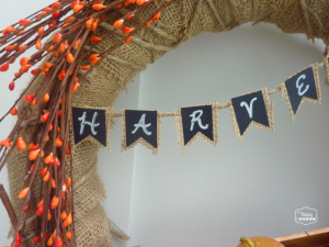 Fall apple harvest Wreath with diy chalkboard burlap bunting at thehappyhousie