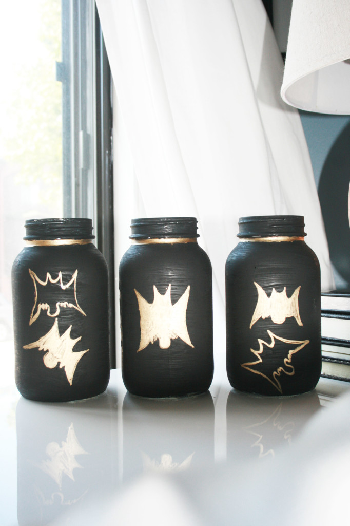 Halloween-black-painted-mason-jars-DIY-project-07-682x1024