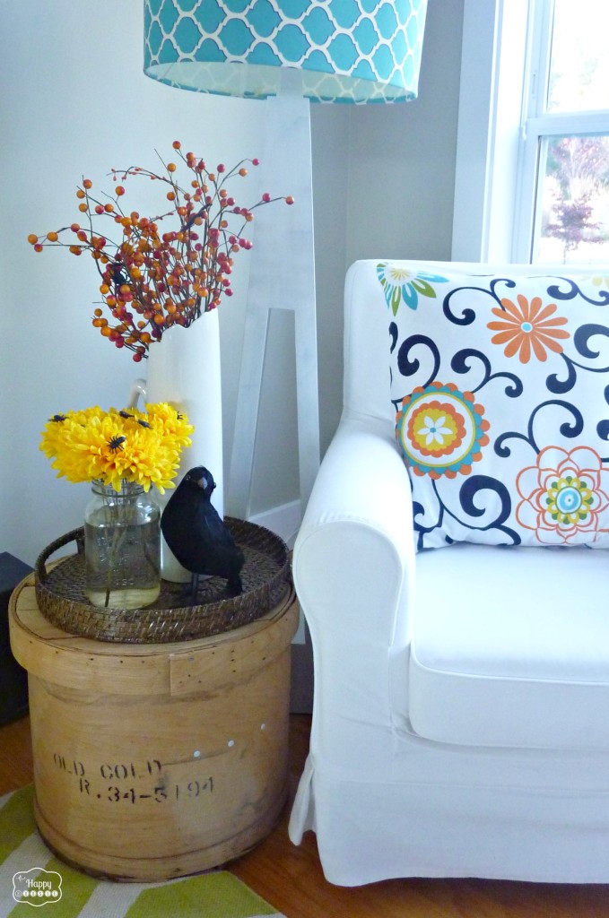 Halloween House Tour Living Room spiders flies on the flowers at thehappyhousie