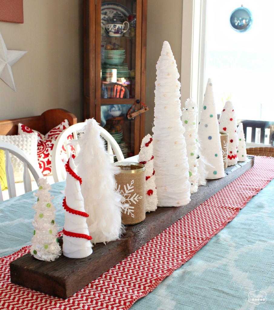 Christmas Party Tour of Homes Dining Room yarn christmas trees at thehappyhousie