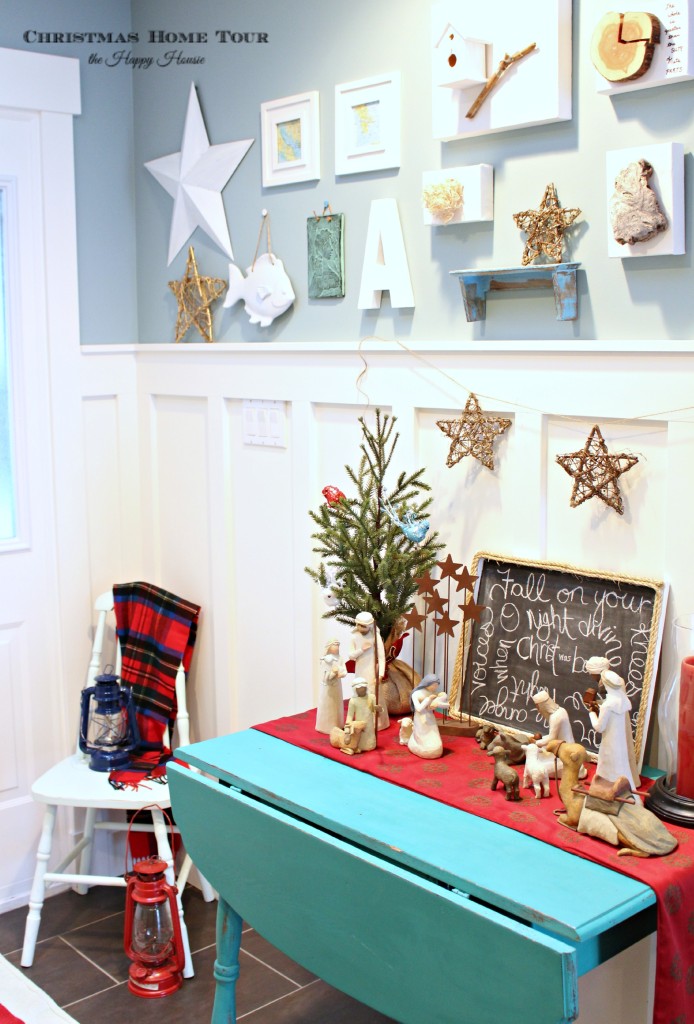 The Happy Housie Christmas Home tour entry hall