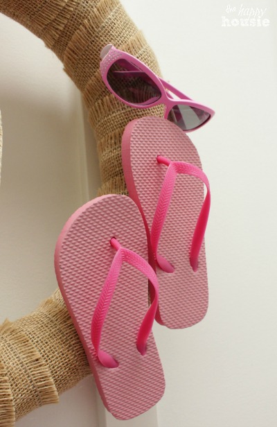 Ready for the Beach Summer Wreath at The Happy Housie sunglasses and flip flops