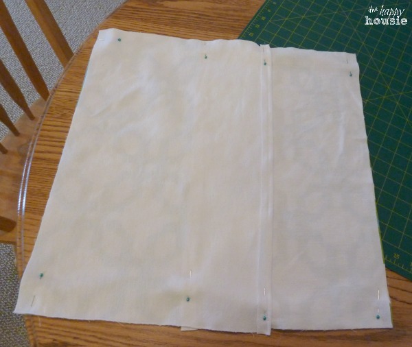 Simple Speedy and Stuffed Envelope Pillow Tutorial pin edges