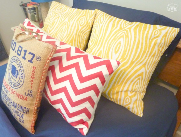 Super Crazy Easy Fast Ten Minute One Piece Envelope Pillows in boys bedroom
