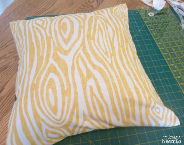 Super Crazy Easy Fast Ten Minute One Piece Envelope Pillows stuffed
