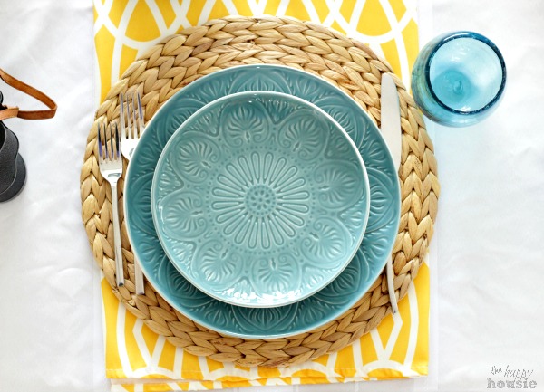 Waves & Sunshine Beachy Tablescape with Pfaltzgraff Dolce Turquoise by The Happy Housie from above