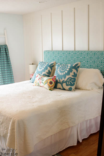 Mint Master Bedroom with ben&me Paint Revamp at thehappyhousie-21