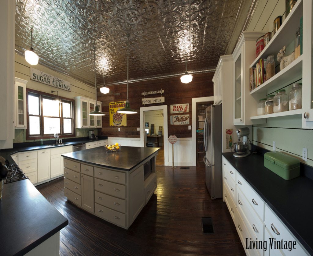 Living-Vintage-kitchen-reveal-pano-2