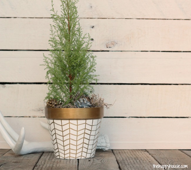 DIY Gold and White Herringbone Decorative Flower Pot at The Happy Housie