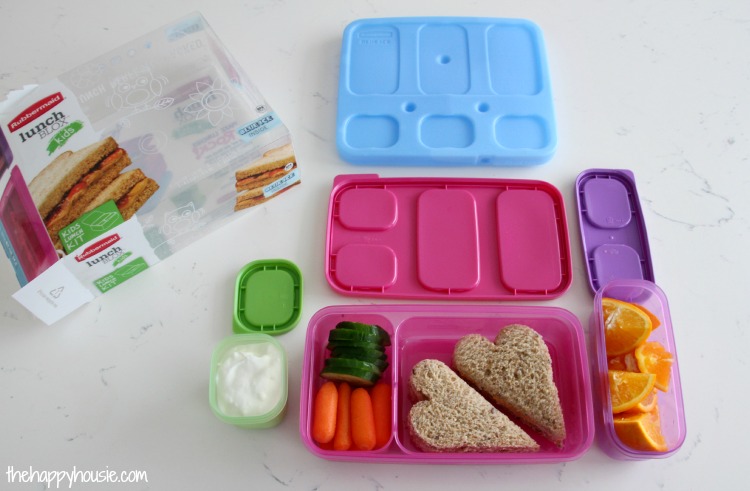 Make packing lunches easy with Rubbermaid lunchBLOX systems at The Happy Housie