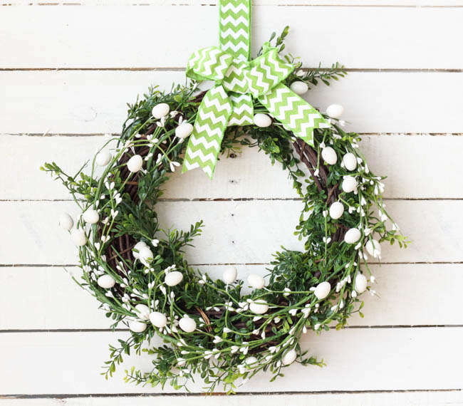 Thrifty Dollar Store Green and White Spring Easter Wreath at thehappyhousie.com-11