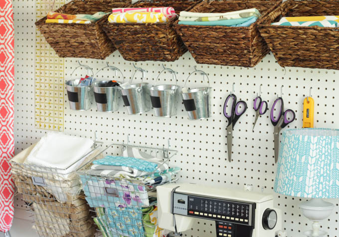 I love this colorful organized craft room makeover at thehappyhousie.com-17