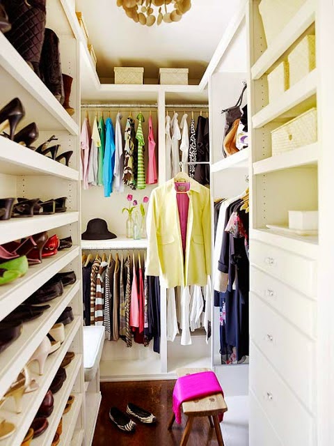 https://www.thehappyhousie.com/wp-content/uploads/2016/10/super-small-walk-in-closet-with-a-smart-shoe-organizer.jpg