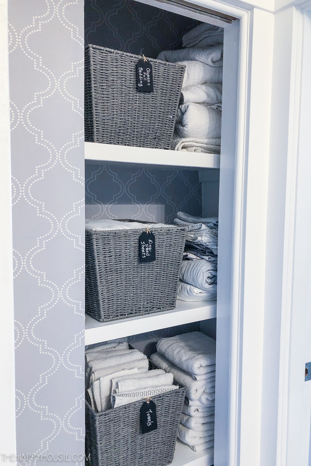 https://www.thehappyhousie.com/wp-content/uploads/2020/02/how-to-completely-organize-your-linen-closet-10-Week-Organizing-Challenge-at-the-happy-housie-15.jpg