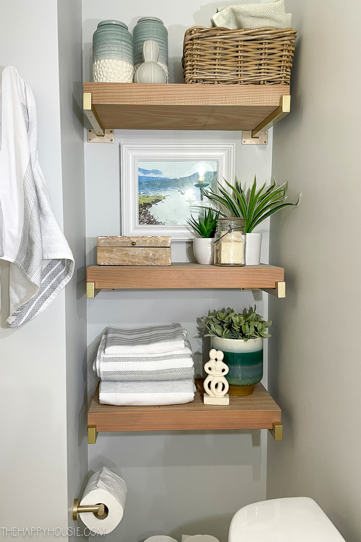 https://www.thehappyhousie.com/wp-content/uploads/2022/01/bathroom-cabinet-organization-ideas-and-how-to-organize-your-bathroom-10.jpg