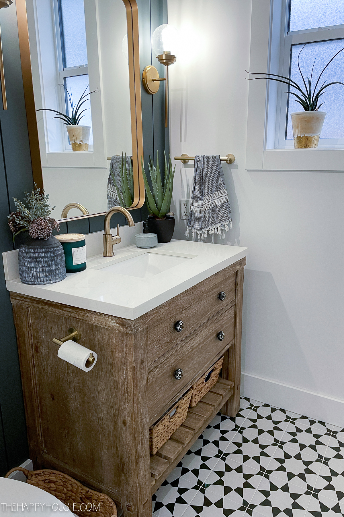 https://www.thehappyhousie.com/wp-content/uploads/2022/01/bathroom-cabinet-organization-ideas-and-how-to-organize-your-bathroom-11.jpg