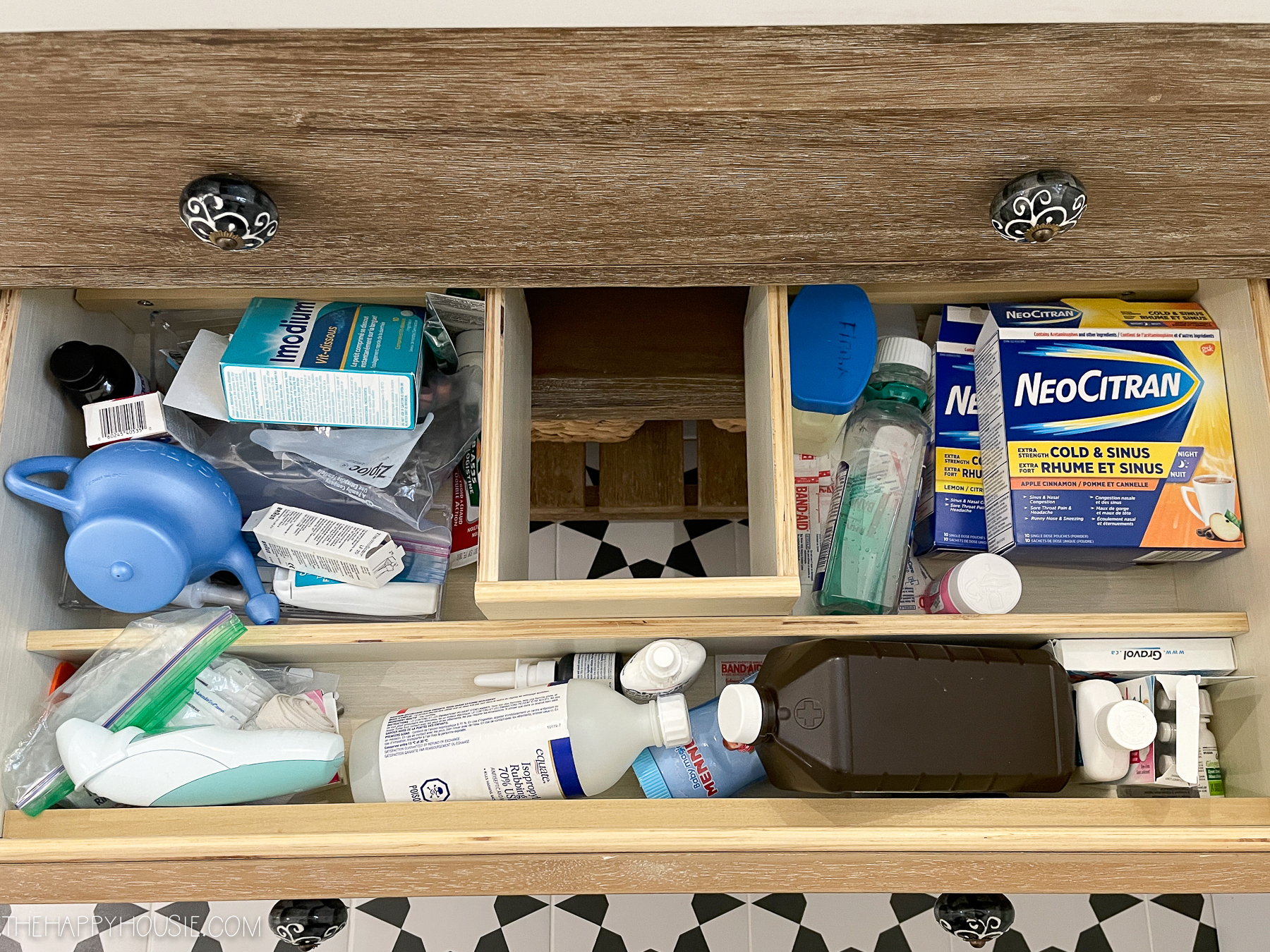 https://www.thehappyhousie.com/wp-content/uploads/2022/01/bathroom-cabinet-organization-ideas-and-how-to-organize-your-bathroom-12.jpg